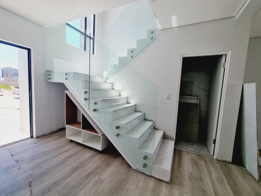 4 Bedroom Property for Sale in Sandown Western Cape